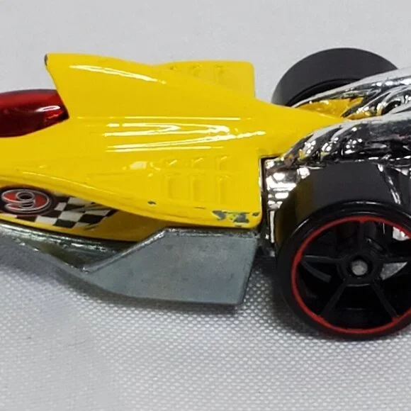 Mattel Hot Wheels Red Line 2009 World Racer Greased Lightnin Yellow, Thailand - Picture 6 of 16